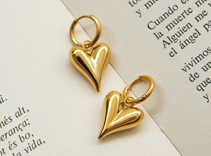 Differences Between Handmade and Casting Jewellery: Why Both Have Their Place