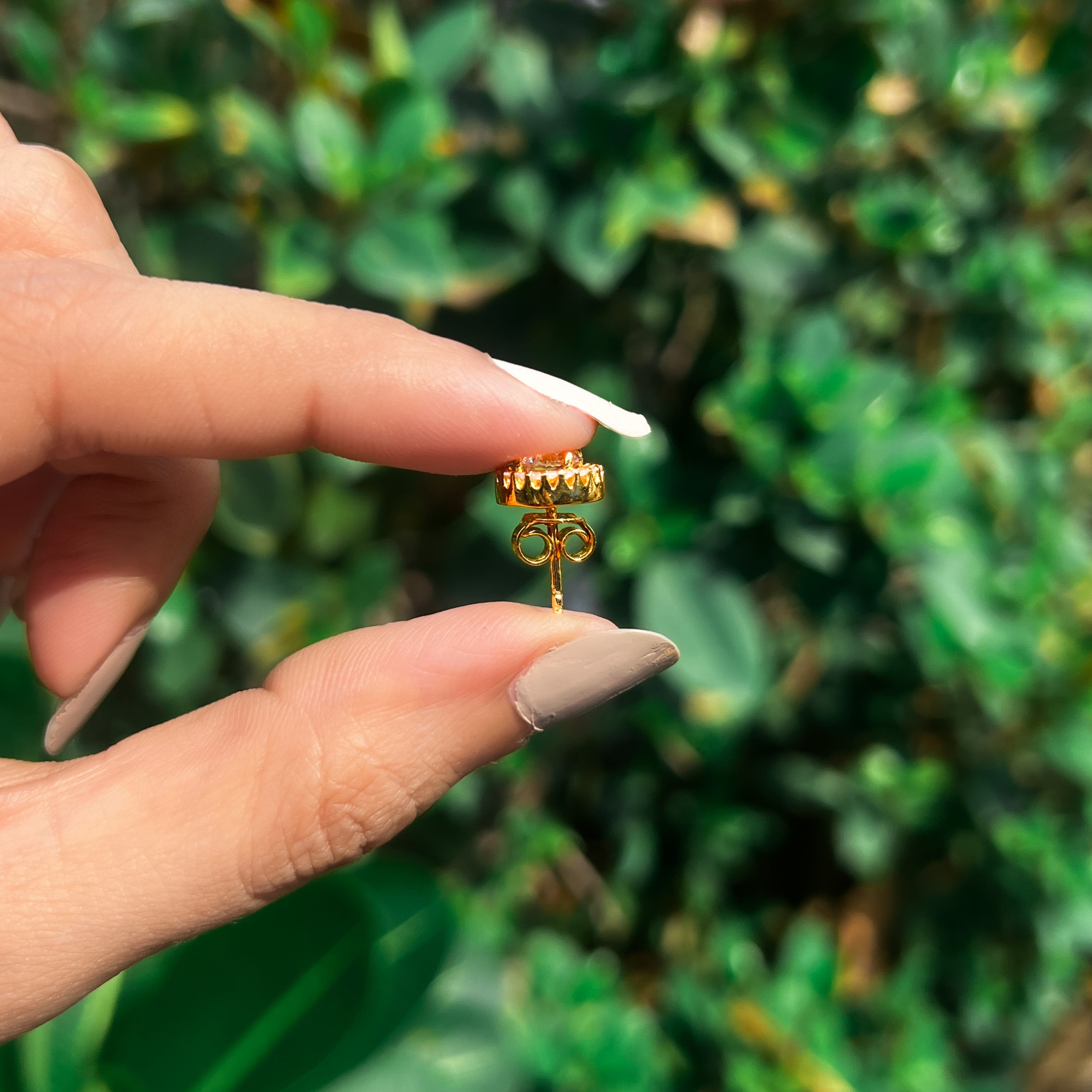 18k Classic Halo Studs