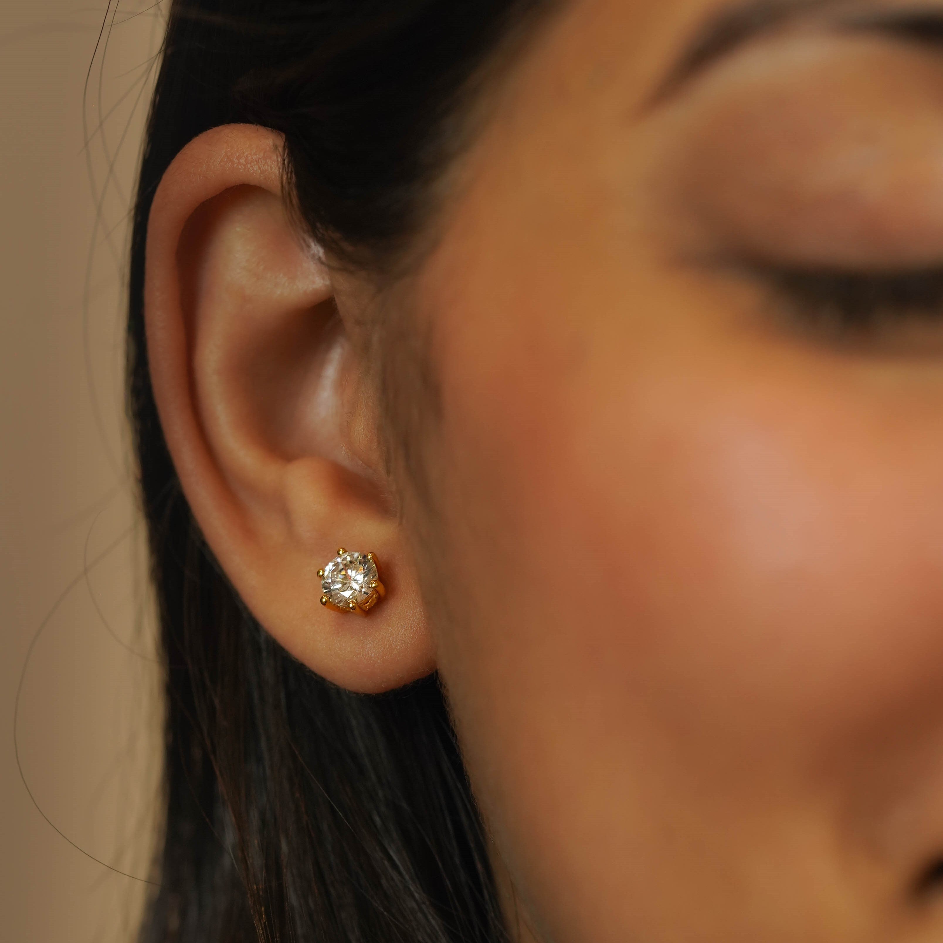 18k Classic Solitaire Earrings