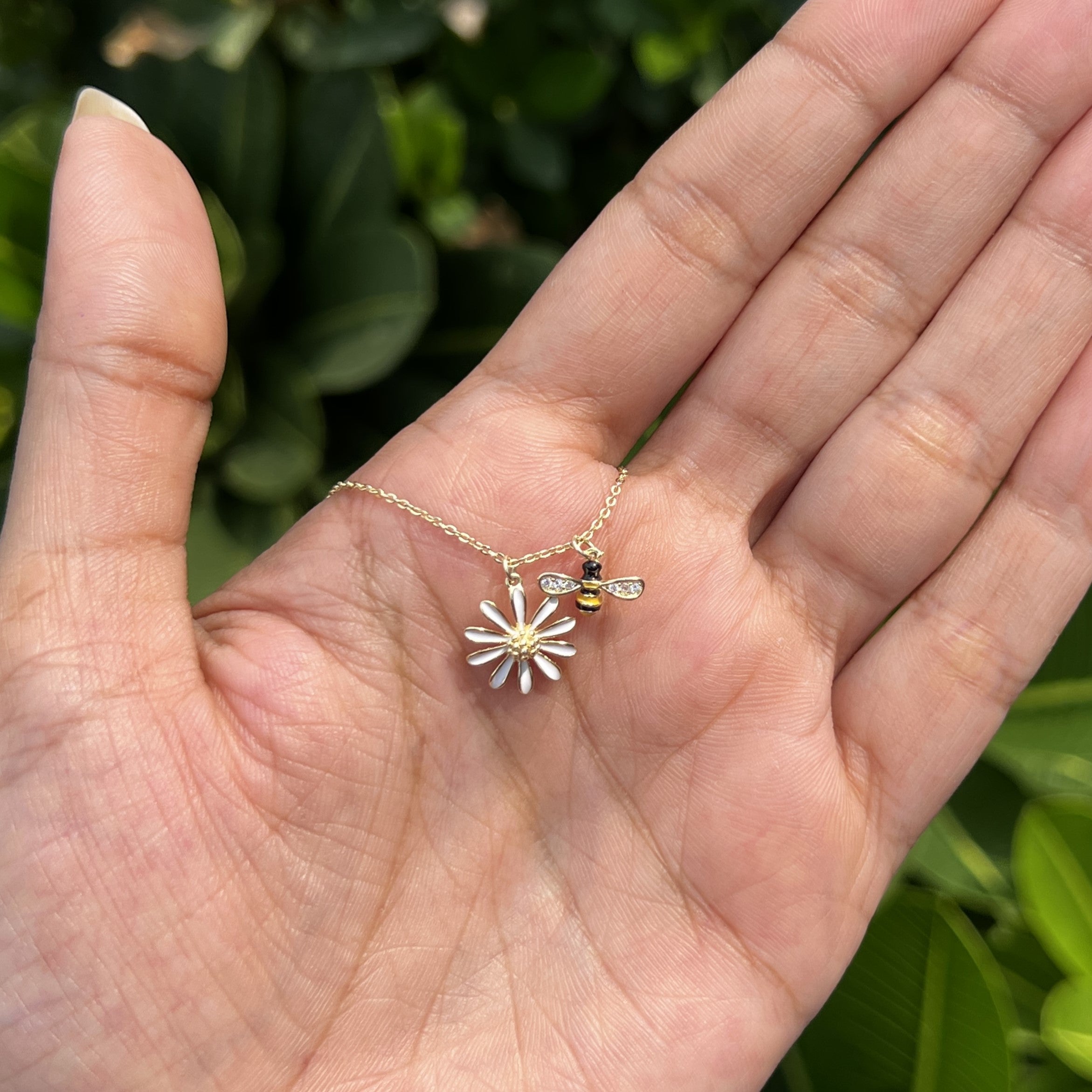 Flower Bee Pendant Set