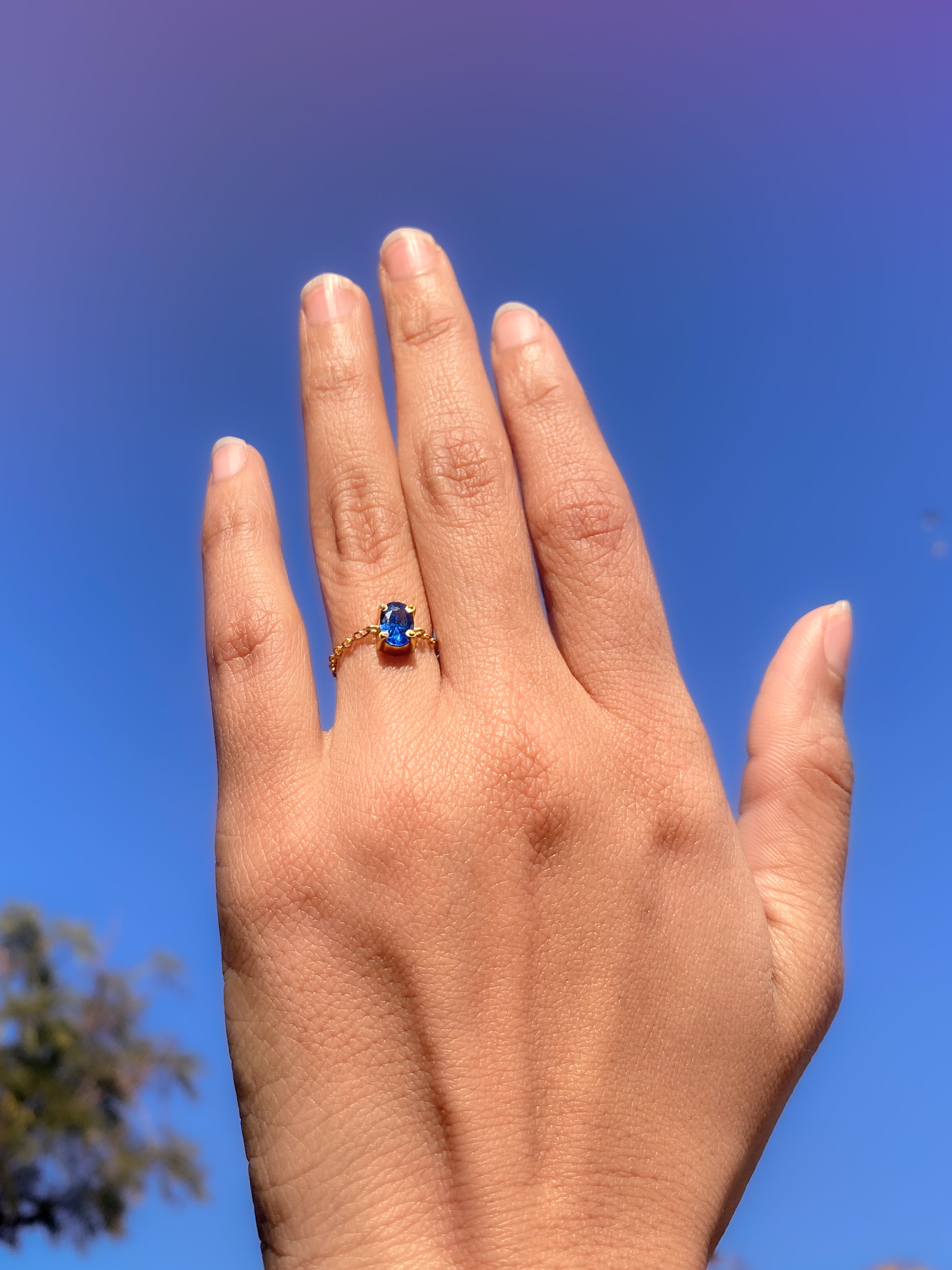 Endless Ocean Blue Sapphire Chain Ring