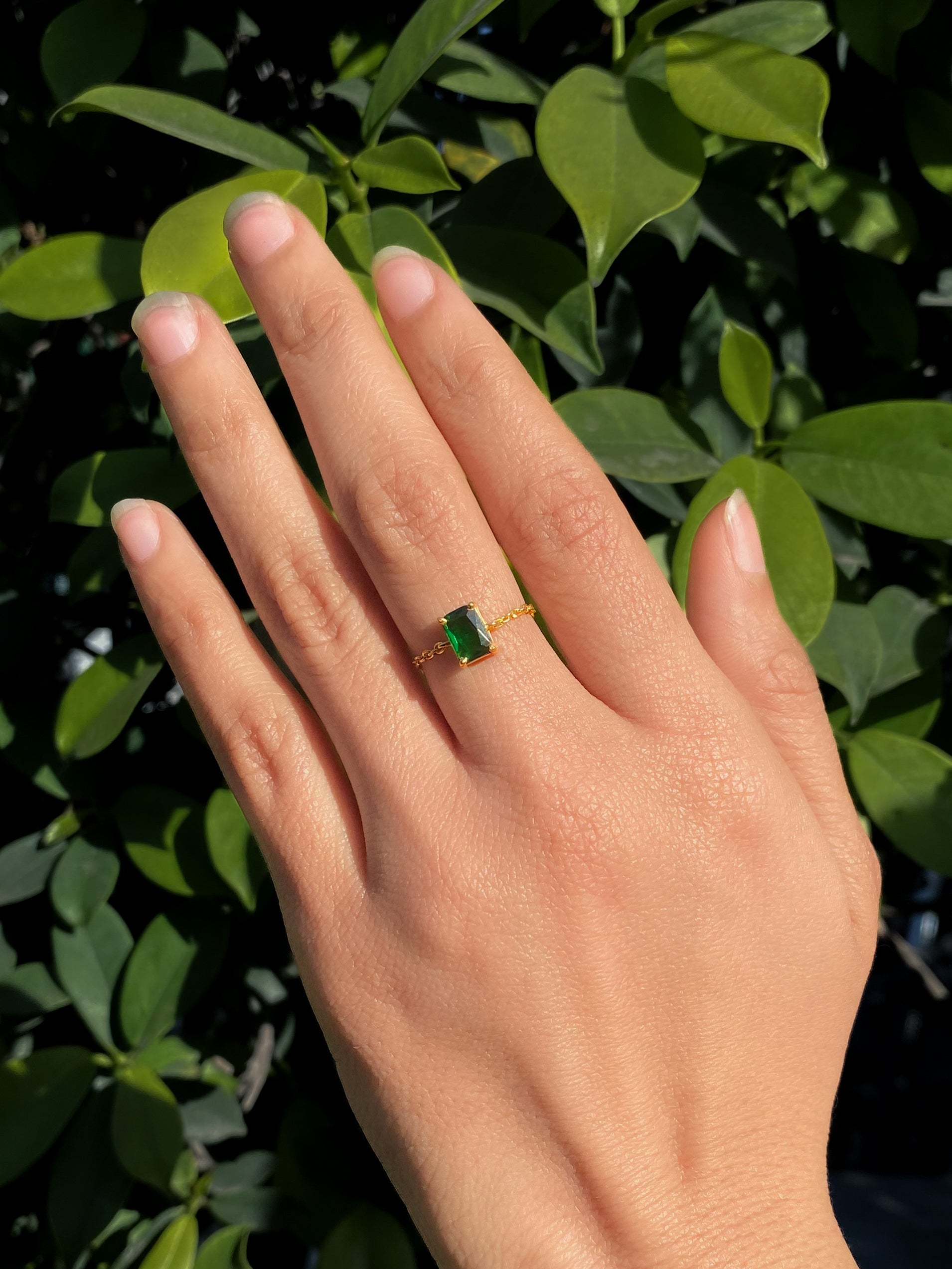 Noor Emerald Cut Chain Ring