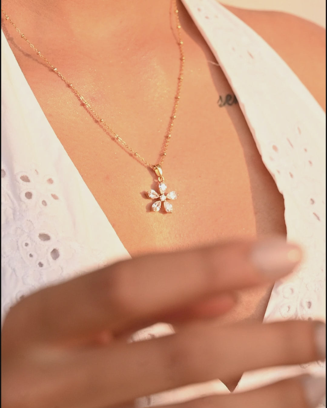 Solitaire Flower Pendant Set