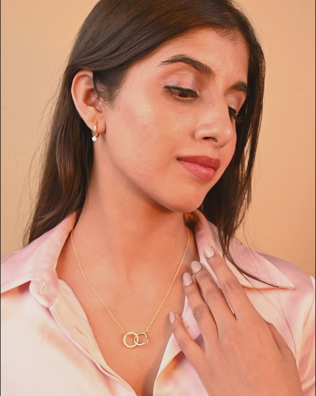 Intertwined Loop Pendant Set